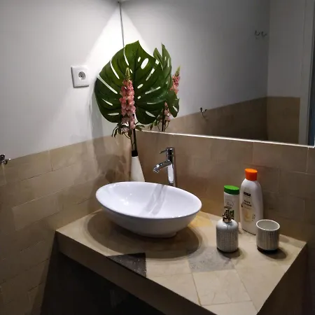 Tomarhousing - Old Town Apartment
