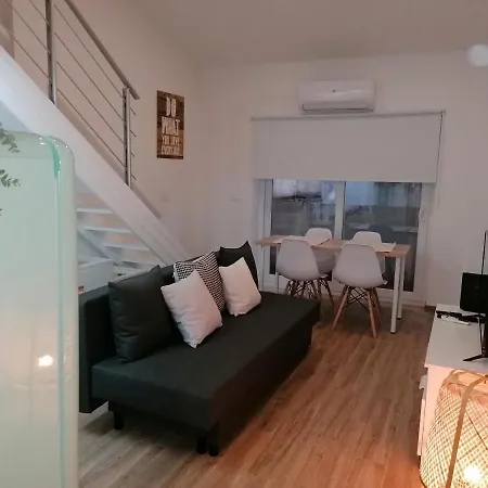 Tomarhousing - Old Town Apartment