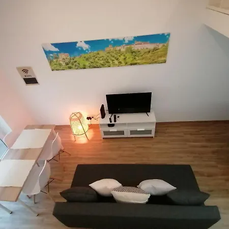 Tomarhousing - Old Town *